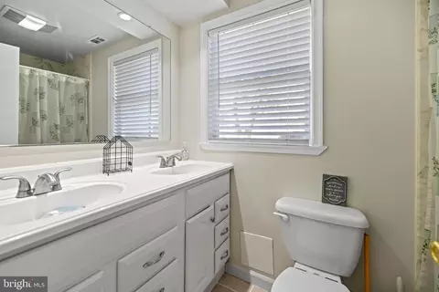 7319 Beverly Park Dr, Springfield, VA 22150 photo 32