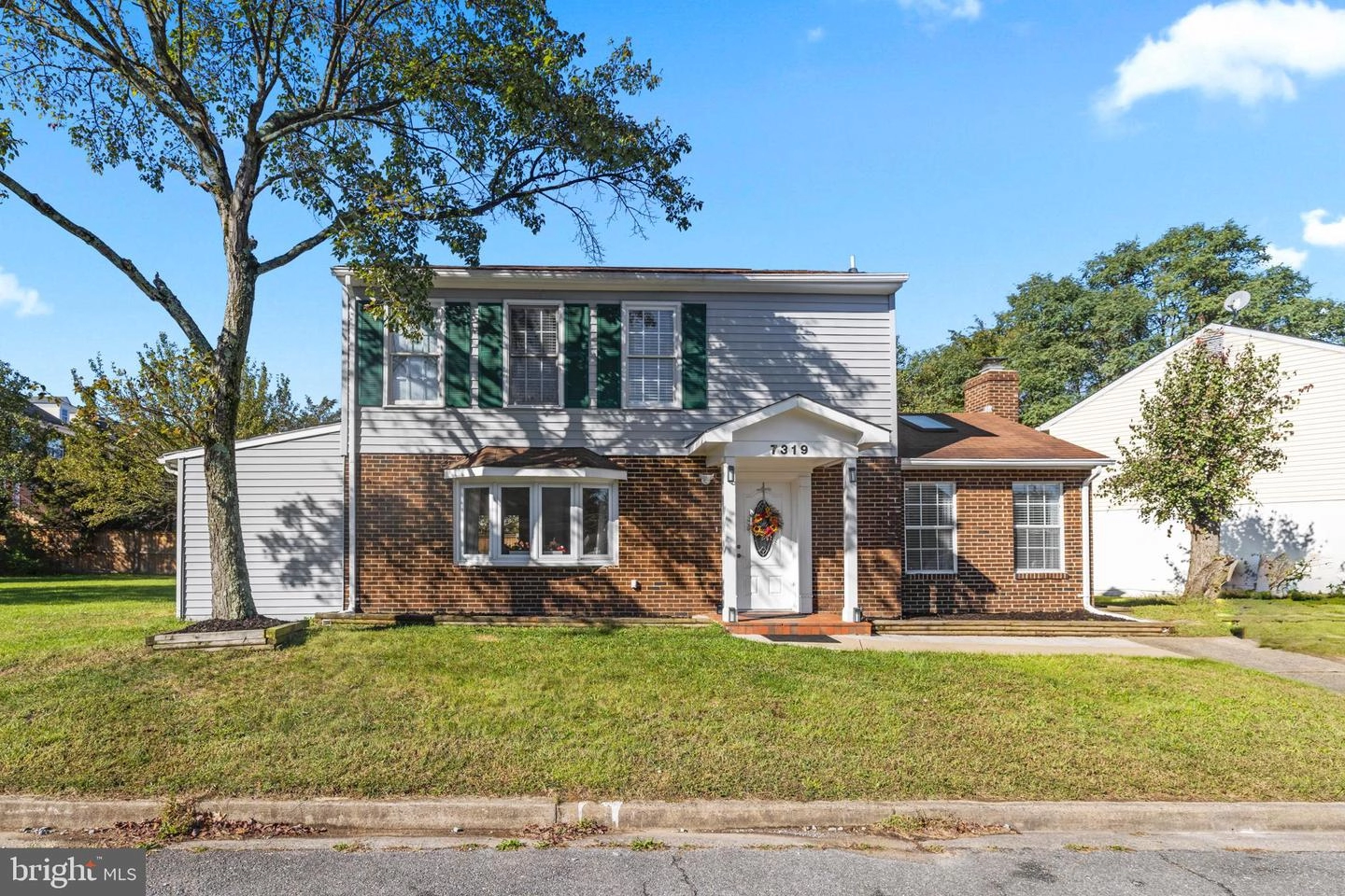 7319 Beverly Park Dr, Springfield, VA 22150 photo 1