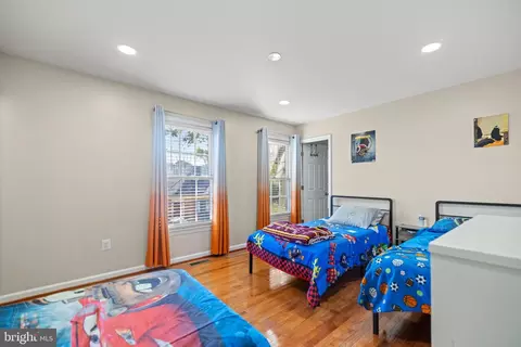 7319 Beverly Park Dr, Springfield, VA 22150 photo 17