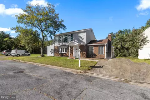 7319 Beverly Park Dr, Springfield, VA 22150 photo 2