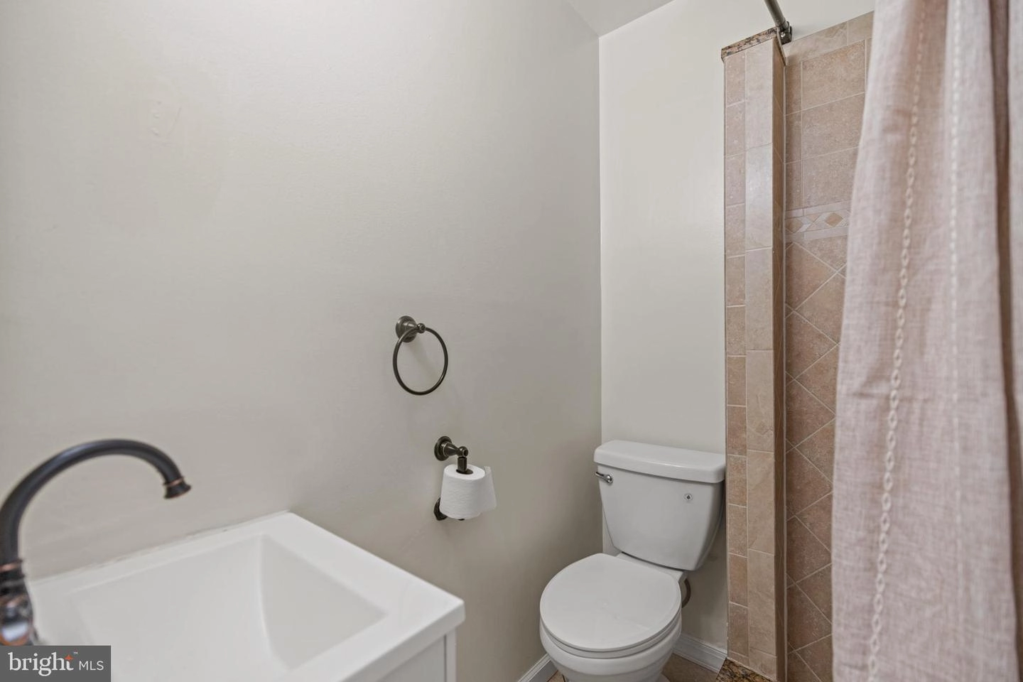 7319 Beverly Park Dr, Springfield, VA 22150 photo 19
