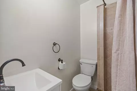 7319 Beverly Park Dr, Springfield, VA 22150 photo 19