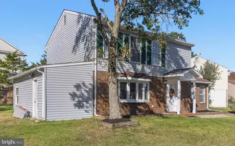 7319 Beverly Park Dr, Springfield, VA 22150 photo 3