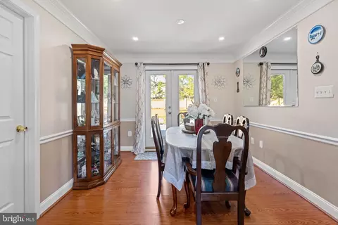 7319 Beverly Park Dr, Springfield, VA 22150 photo 13