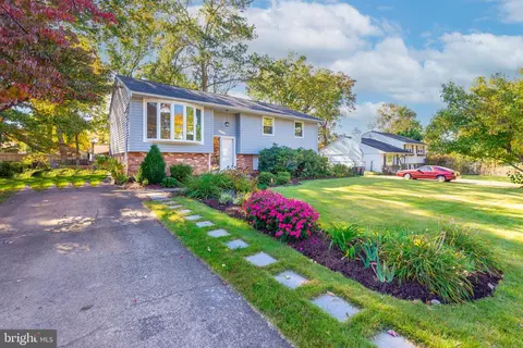 5604 Ottawa Rd, Centreville, VA 20120
