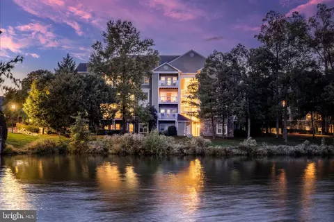 1724 Lake Shore Crest Dr #15, Reston, VA 20190