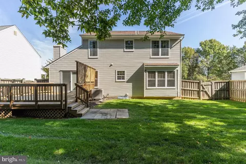 1003 Page Ct, Herndon, VA 20170