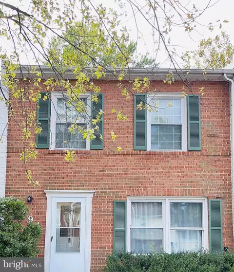 6294 Hillary Ct, Alexandria, VA 22315