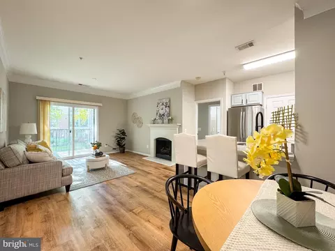 1570 Spring Gate Dr #7214, Mclean, VA 22102