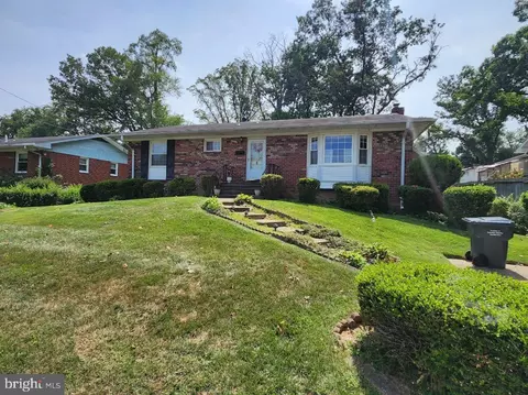 3822 Gallows Rd, Annandale, VA 22003