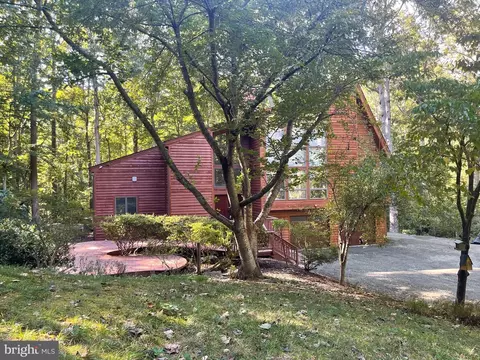 9330 Dogue Hollow Ln, Lorton, VA 22079