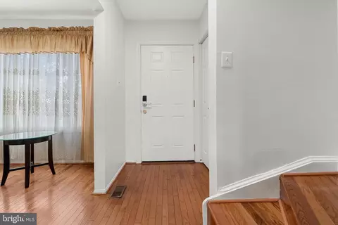 6809 Supreme Ct, Springfield, VA 22150 photo 4