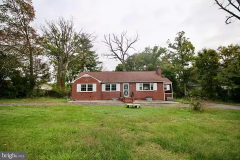 3909 Prosperity Ave, Fairfax, VA 22031