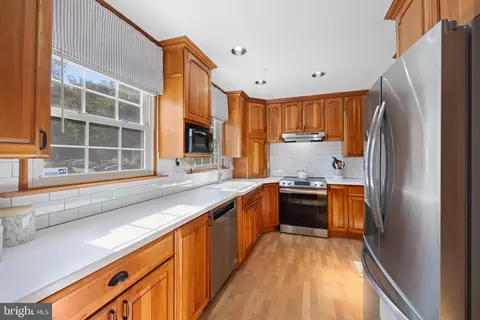 8522 Westover Ct, Springfield, VA 22152 photo 9