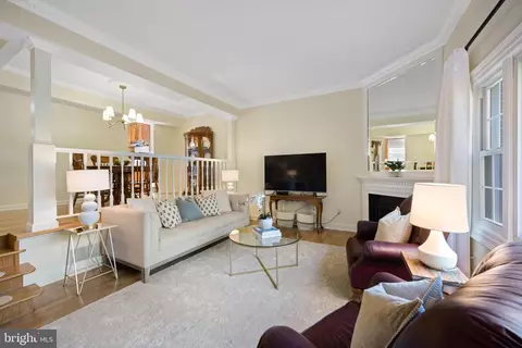 8522 Westover Ct, Springfield, VA 22152 photo 3