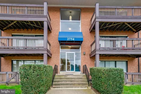2754 Hollywood Rd #301, Falls Church, VA 22043