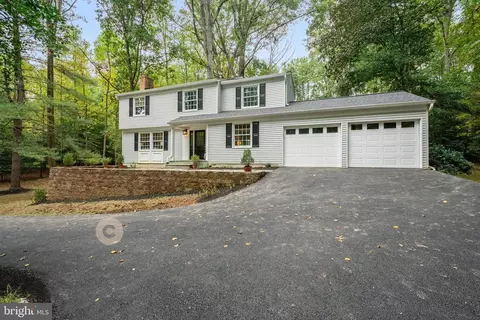 11610 Foxclove Rd, Reston, VA 20191