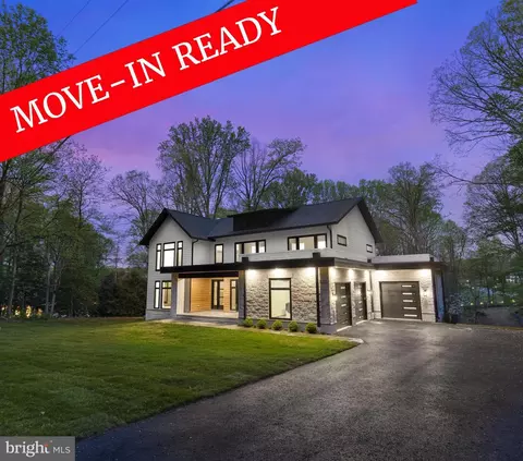 2715 Colt Run Rd, Oakton, VA 22124