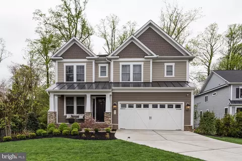 810 Desale St SW, Vienna, VA 22180