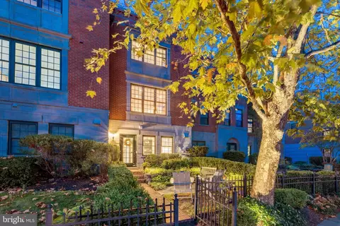 12196 Chancery Station Cir, Reston, VA 20190