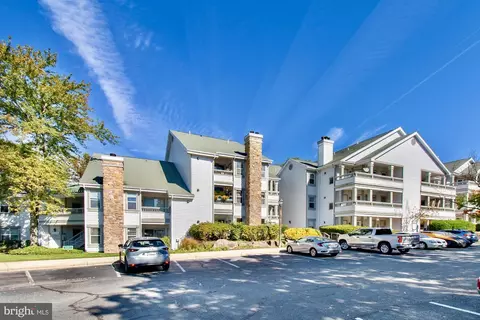 4405 Fair Stone Dr #305, Fairfax, VA 22033