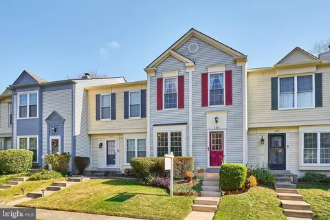 7221 Stover Ct, Alexandria, VA 22306