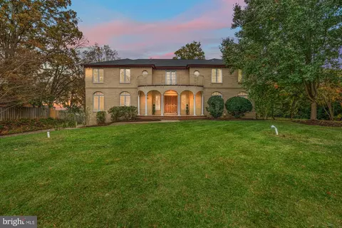 3901 Belle Rive Ter, Alexandria, VA 22309