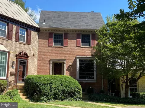 6804 Melrose Dr, Mclean, VA 22101