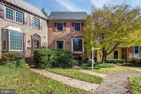 6804 Melrose Dr, Mclean, VA 22101 photo 2