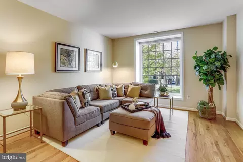 6804 Melrose Dr, Mclean, VA 22101 photo 9