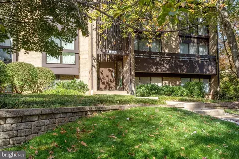 11561 Rolling Green Ct #301, Reston, VA 20191