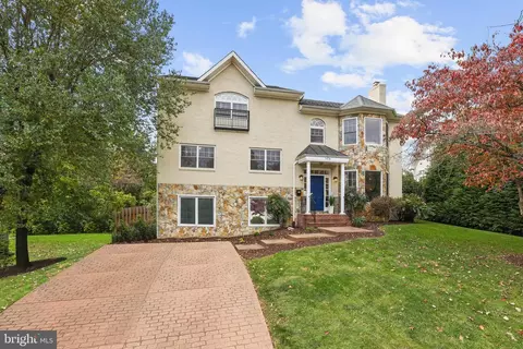 1416 Pathfinder Ln, Mclean, VA 22101 photo 2