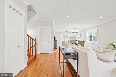 1416 Pathfinder Ln, Mclean, VA 22101 photo 3