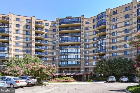 8350 Greensboro Dr #503, Mclean, VA 22102