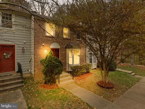 5701 Walnut Wood Ln, Burke, VA 22015