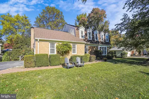 8812 Skokie Ln, Vienna, VA 22182