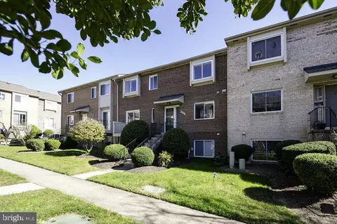 4584 Conwell Dr #164, Annandale, VA 22003