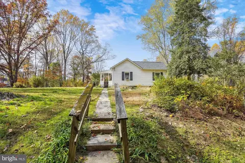 7225 Clifton Rd, Clifton, VA 20124