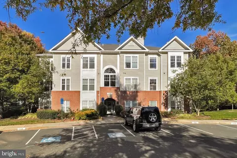 1501 N Point Dr #303, Reston, VA 20194