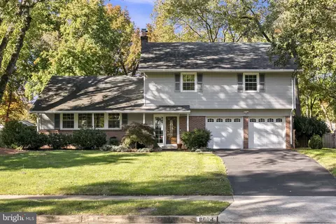 8524 Wagon Wheel Rd, Alexandria, VA 22309