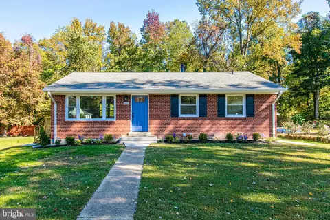 8821 Lagrange St, Lorton, VA 22079