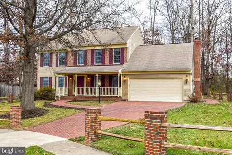 908 Broad Oaks Dr, Herndon, VA 20170