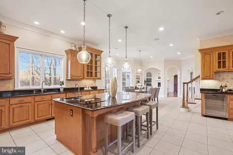 843 Alvermar Ridge Dr, Mclean, VA 22102 photo 13