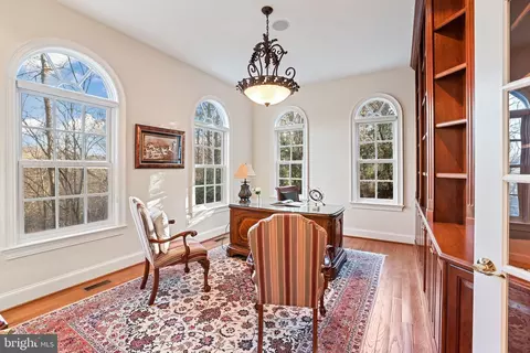 843 Alvermar Ridge Dr, Mclean, VA 22102 photo 11
