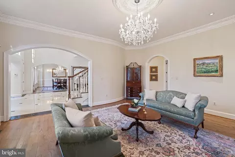843 Alvermar Ridge Dr, Mclean, VA 22102 photo 6
