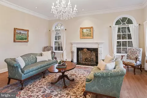 843 Alvermar Ridge Dr, Mclean, VA 22102 photo 5