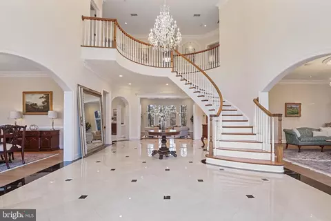 843 Alvermar Ridge Dr, Mclean, VA 22102 photo 4