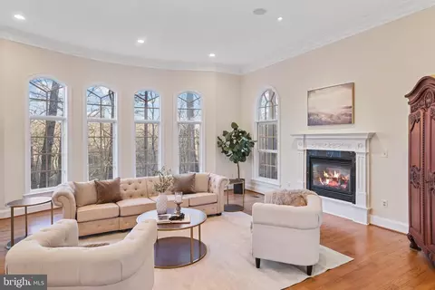843 Alvermar Ridge Dr, Mclean, VA 22102 photo 9