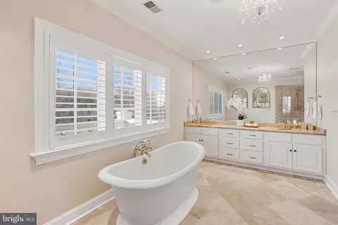 843 Alvermar Ridge Dr, Mclean, VA 22102 photo 20