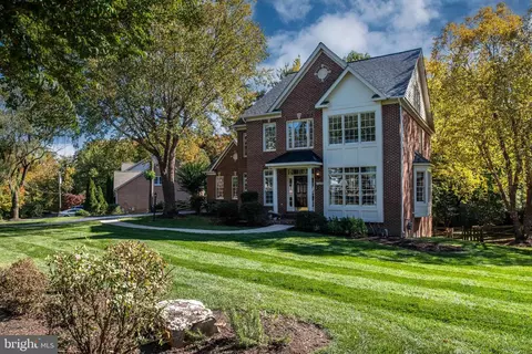 12707 Westbrook Dr, Fairfax, VA 22030